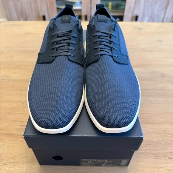 Men's Navy Casual Sneakers - Picture 1 of 7
